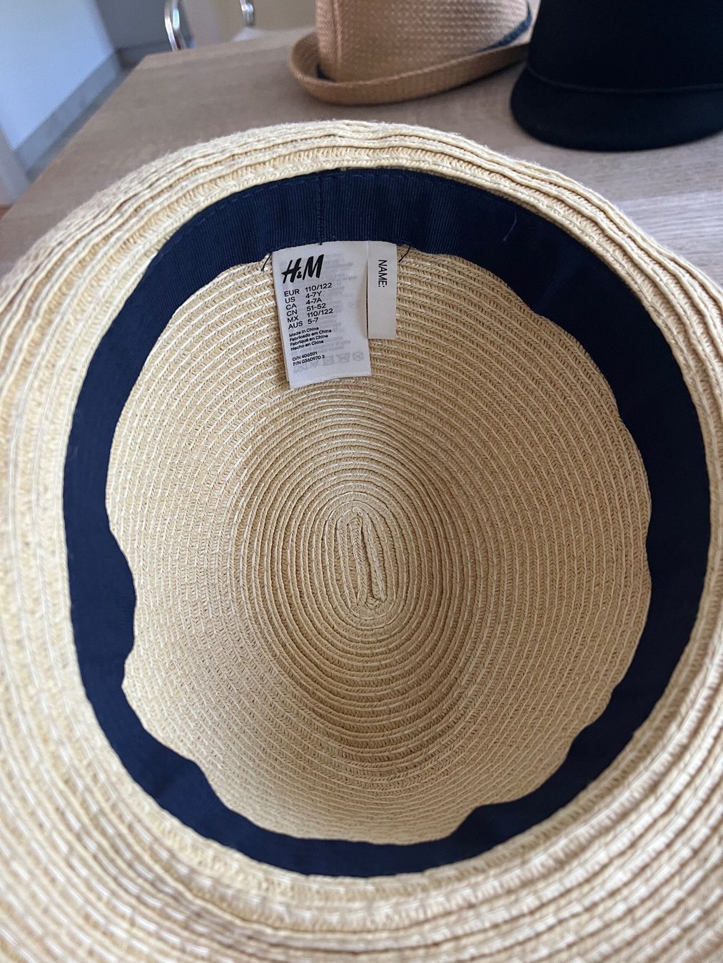 Hüte, Mützen & Caps: Hut H&M Papierstrohhut Grösse 110/122 – Gebraucht aus Cham von knonauerstrasse 2
