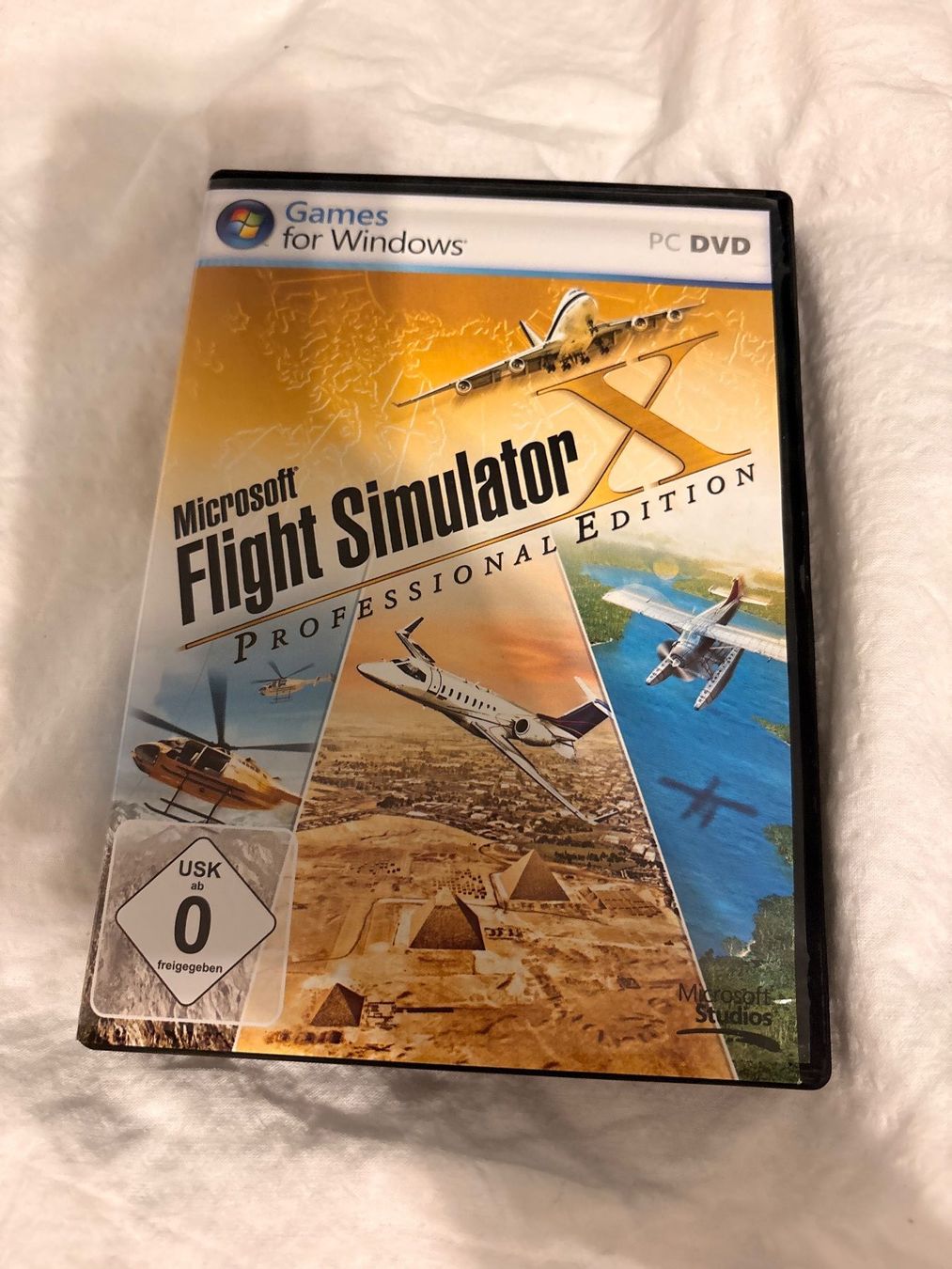 Jeux: Microsoft Flight Simulator X Professional Edition PC DVD – D'occasion à Dietikon par Lidija0