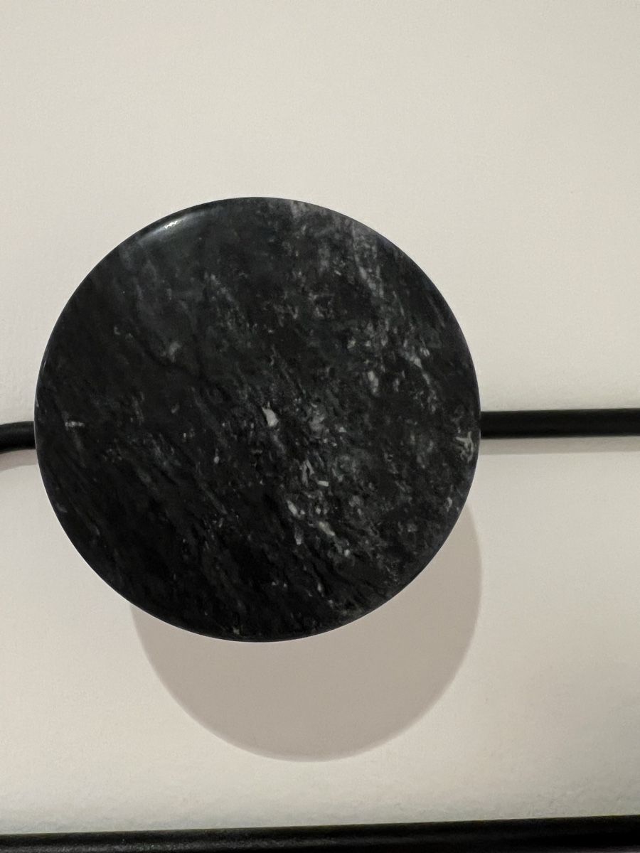 Micasa Guardaroba: Schwarze Wandgarderobe mit Marmor-Akzenten – Usato da Baden venduto da ale_5x6g 1