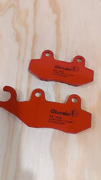 Toutes les pièces auto: Brembo Bremsbeläge Hinten – D'occasion à Flüelen par Iwi5 2