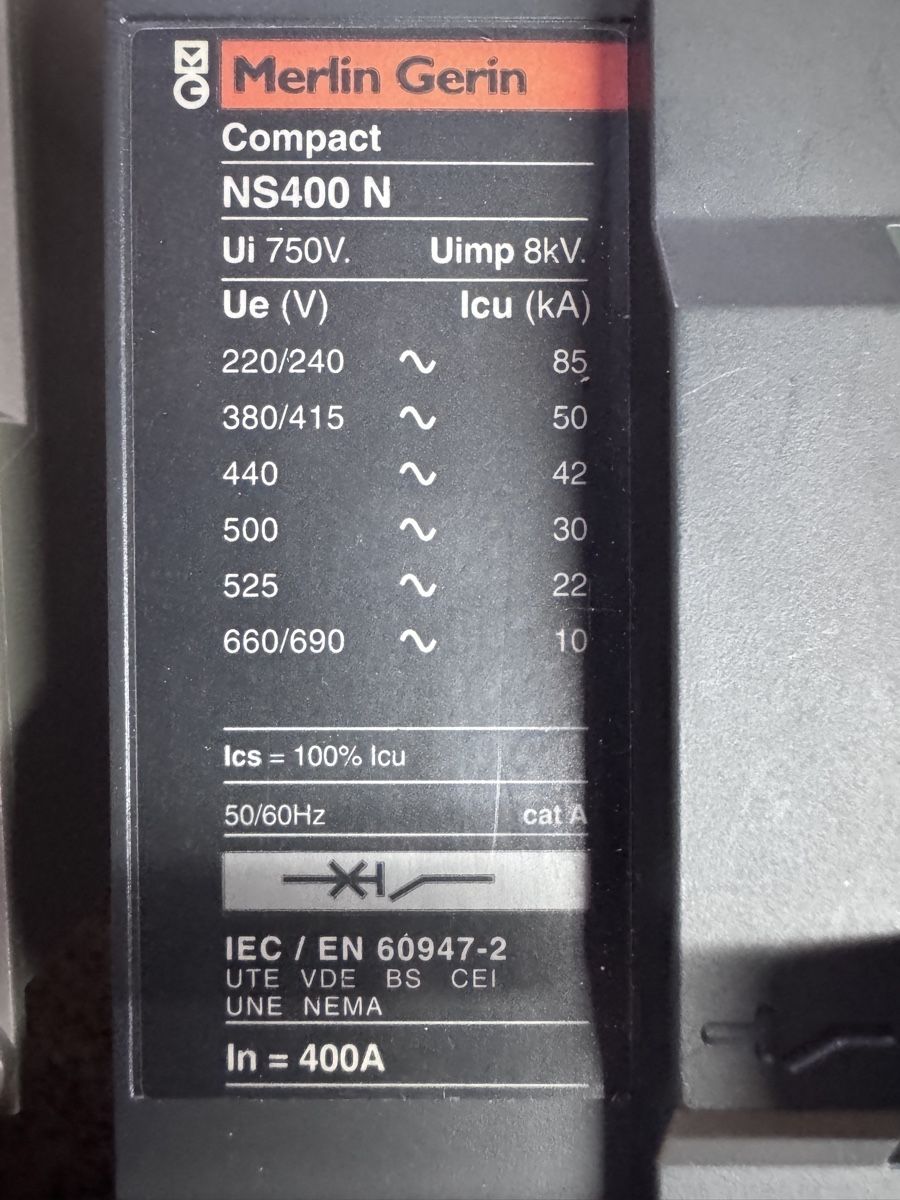 Schneider Interruttori: Merlin Gerin Compact NS400 N Leistungsschalter 3P 400A – Usato da Rietheim venduto da GaborKovesi 7