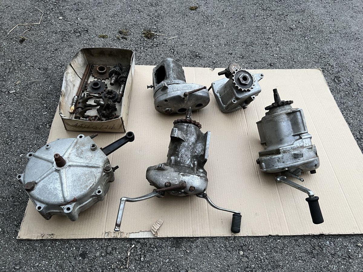 Triumph Tutti i ricambio per moto: Oldtimer Motorrad Getriebe BSA Triumph und andere Teile – Usato da Theilingen venduto da ovi123