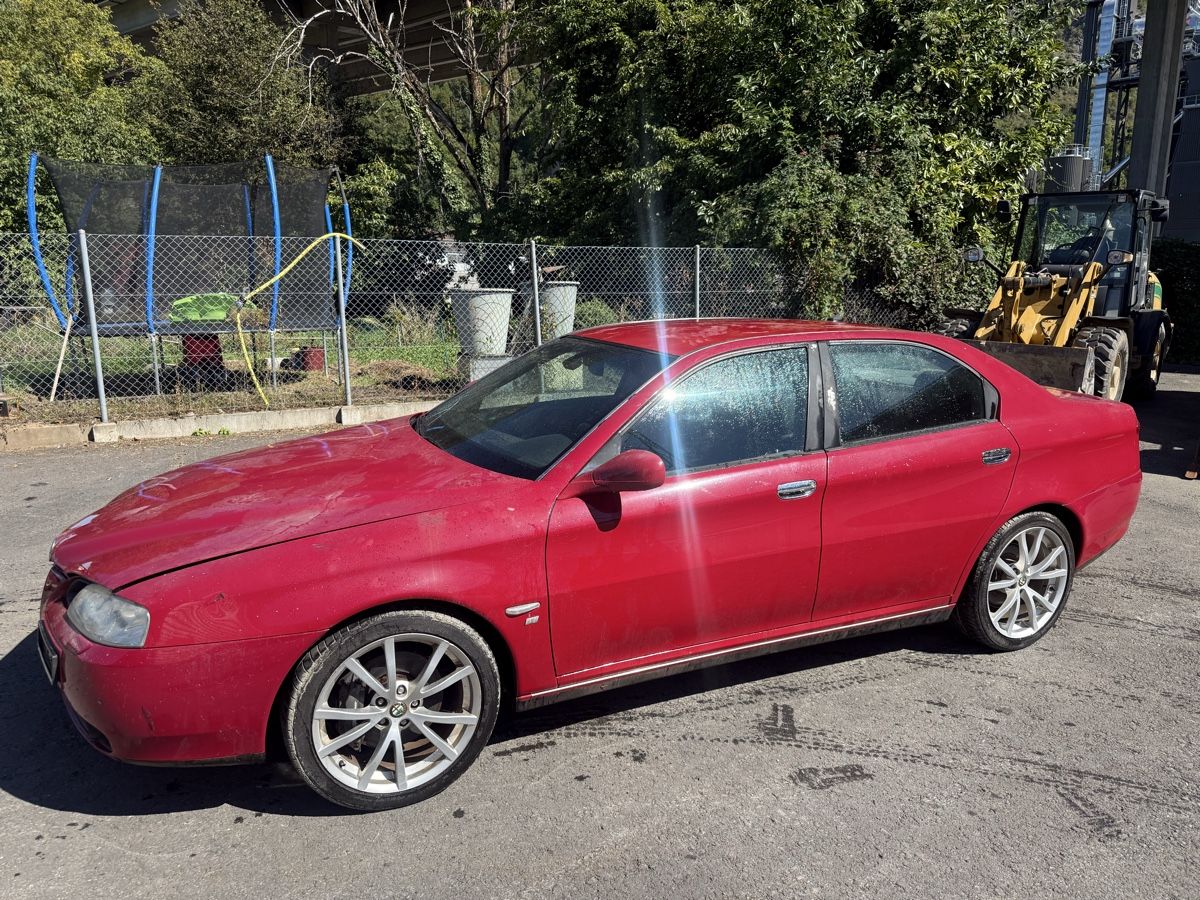 Alfa Romeo Automobili: Alfa 166 3.2 TI – Usato da Corseaux venduto da RGS.26