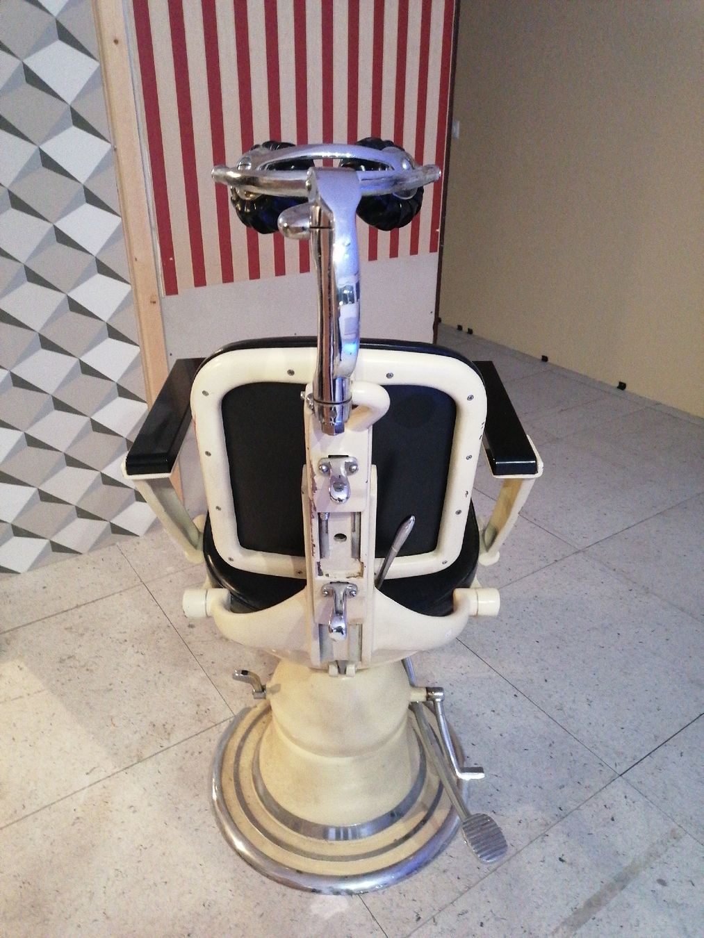 Lettini & sedie per cosmetici: Chaise barber barbier – Usato da Territet venduto da raphael7846 3