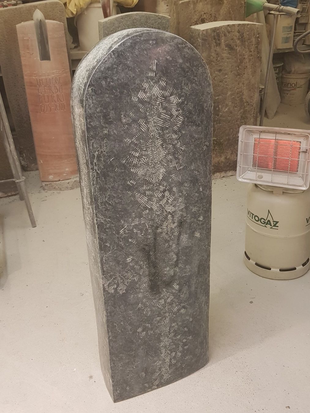 Sculture & Statue: Grabstein, Serpentin – Nuovo (secondo la descrizione) da Ehrendingen venduto da Amigo5 1