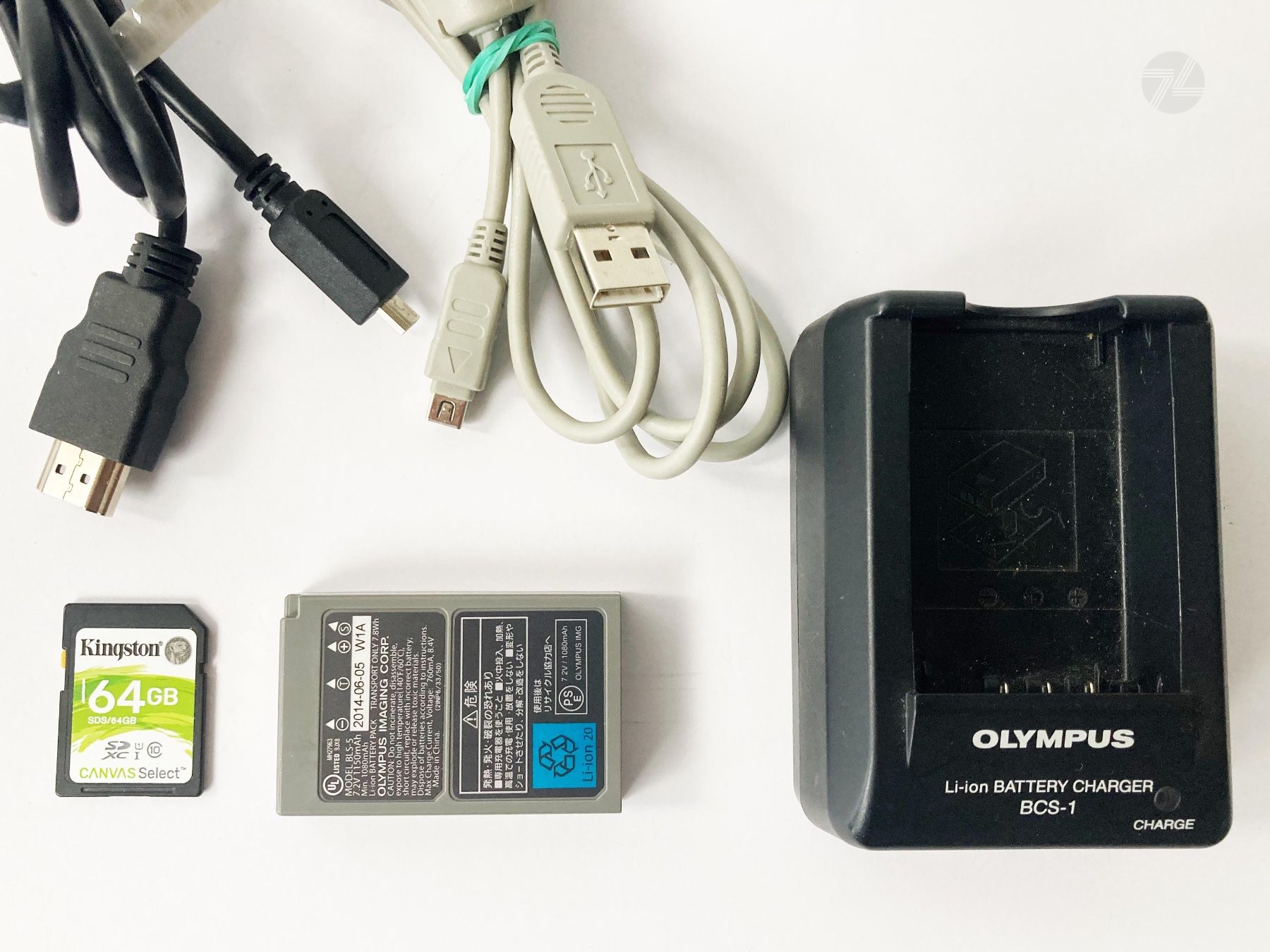 Olympus Fotocamera: Olympus OM-D E-M10 Systemkamera Digitalkamera + Zubehör – Usato da Wetzikon ZH venduto da cyan74 1
