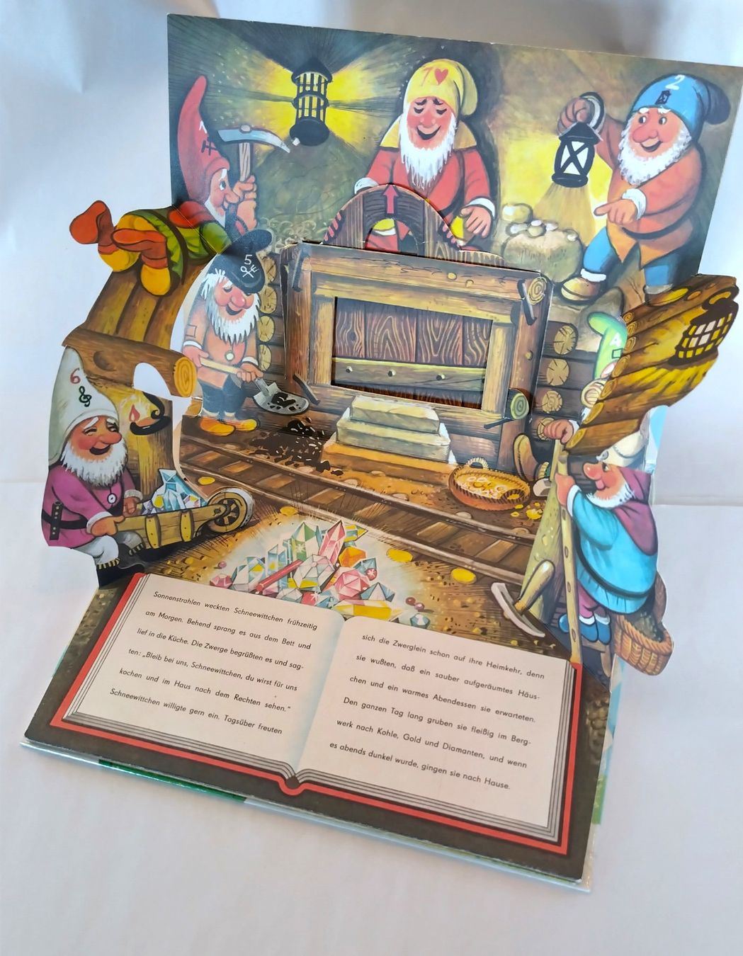 Libri: Kubasta Pop-Up Buch 1983 / Schneewittchen ab Fr. 18       .- – Usato da Bellach venduto da JingleJerry 4