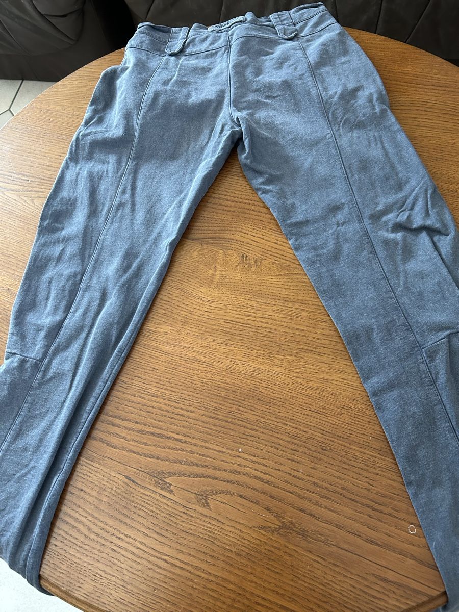 Nike Hosen: Pantalon Nile – Gebraucht aus Montsevelier von Batson 1