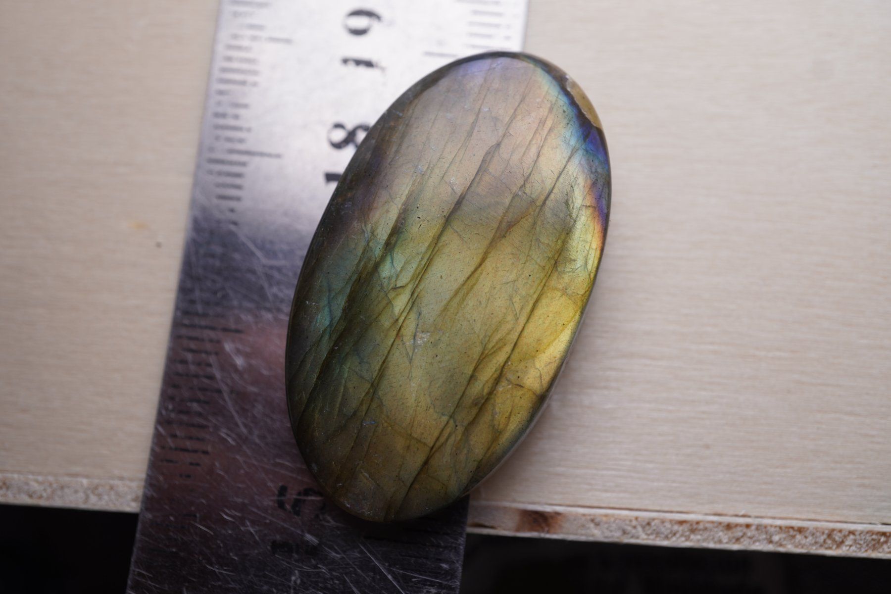 Minerali & Pietre curative: Labradorit  Top  Cabochon 479      Ab 1.- – Nuovo e nell'imballaggio originale da Eschenbach SG venduto da topstone 1