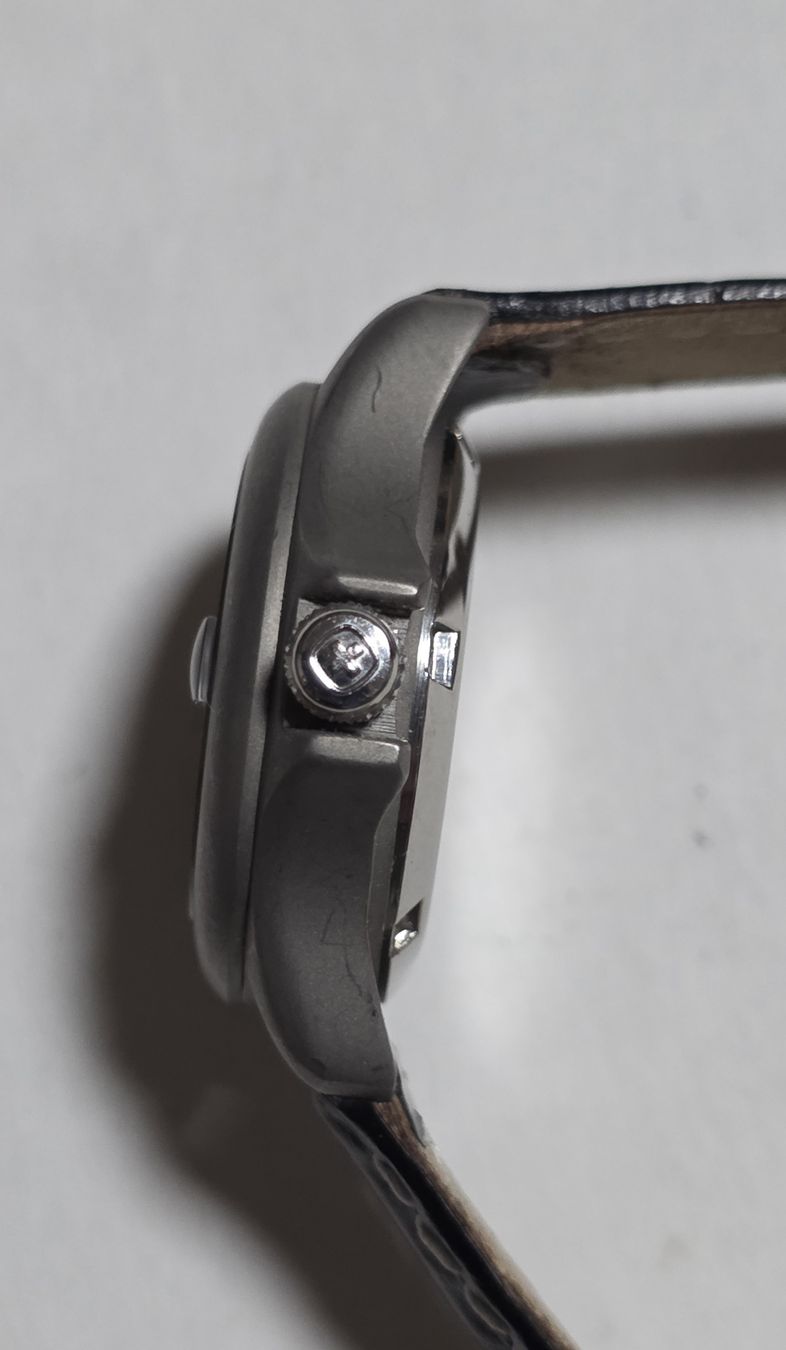 Wenger Montres: Montre Wenger quartz acier  – D'occasion à La Chaux-de-Fonds par mem_l6xm 4