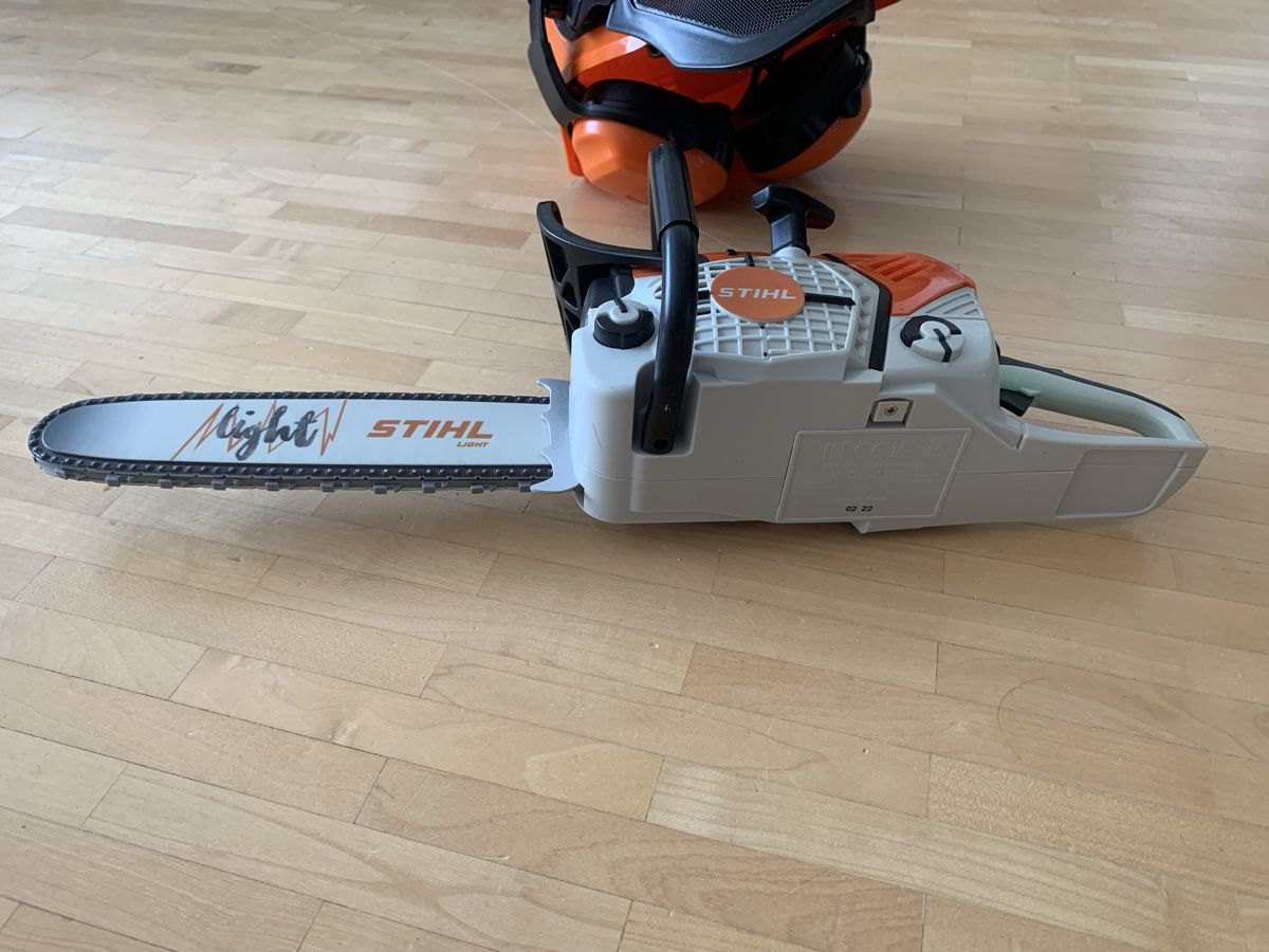 Spielzeuge: Stihl Spielzeugkettensäge mit Helm – Gebraucht aus Stansstad von goodmorninglucerne 2