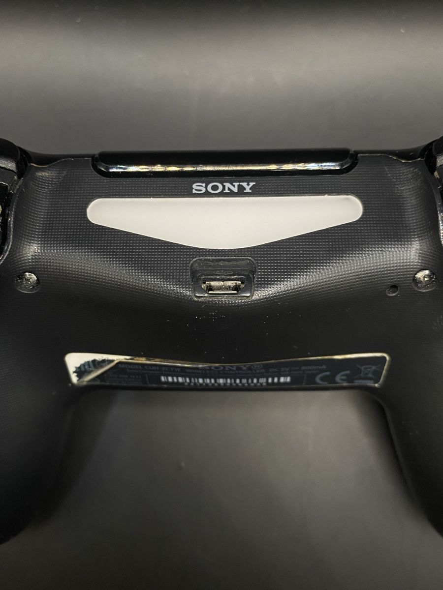 Sony Controller: Sony DualShock 4 Controller Schwarz (Original Sony) – Usato da Kirchberg BE venduto da swiss_slab 2