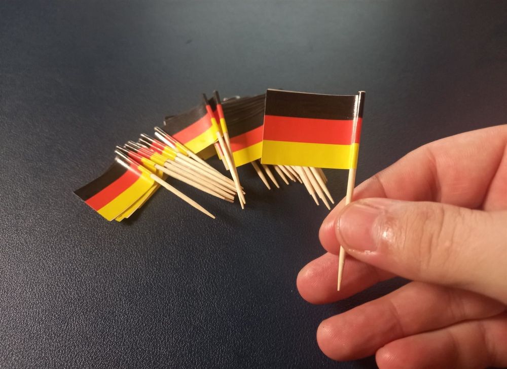 RDA: Maillots Foot DDR Et Veste Vintage Allemagne De L'est