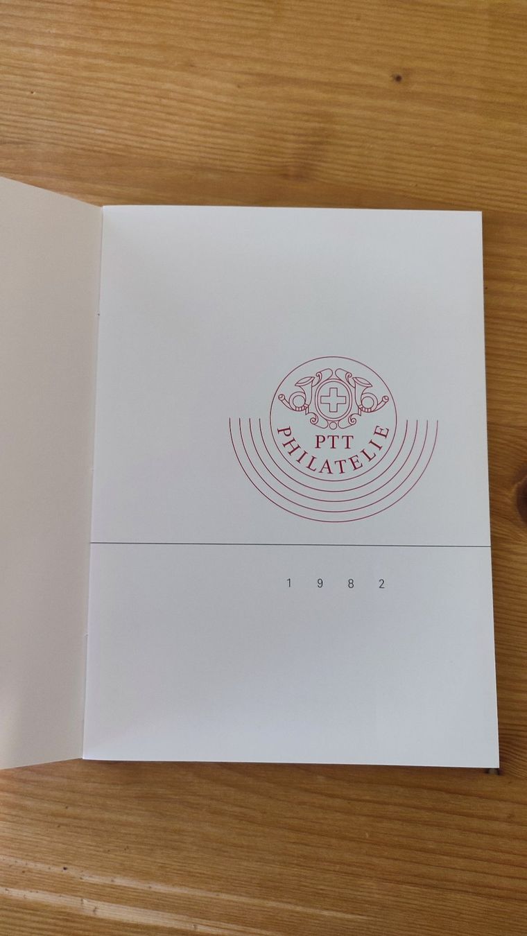 Album: PTT Briefmarken-Jahrbuch Schweiz 1982 – Usato da Winterthur venduto da Priscatg 1