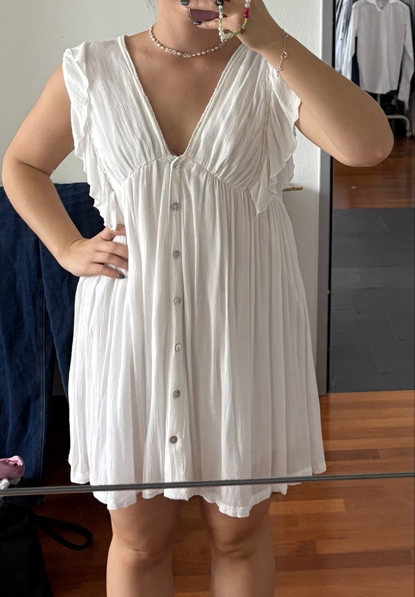 Pull&Bear Kleider: Weisses Sommerkleid mit Rüschen – Gebraucht aus Embrach von ale_v5qn 2