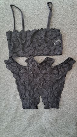 Damen Spitzen Bralette und 2 Slips schwarz Grösse 36/38