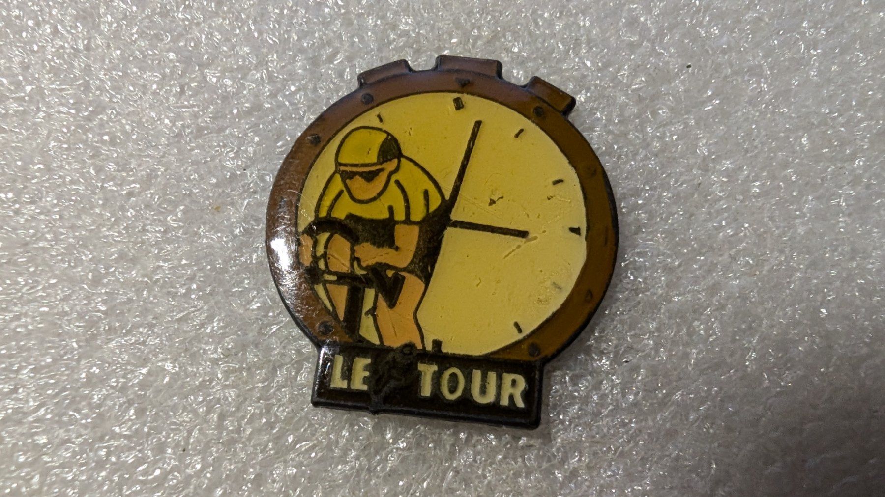 Placchette & Badge: Ansteckpin 206: Le Tour – Usato da Oppligen venduto da Pin-Fall-Shop