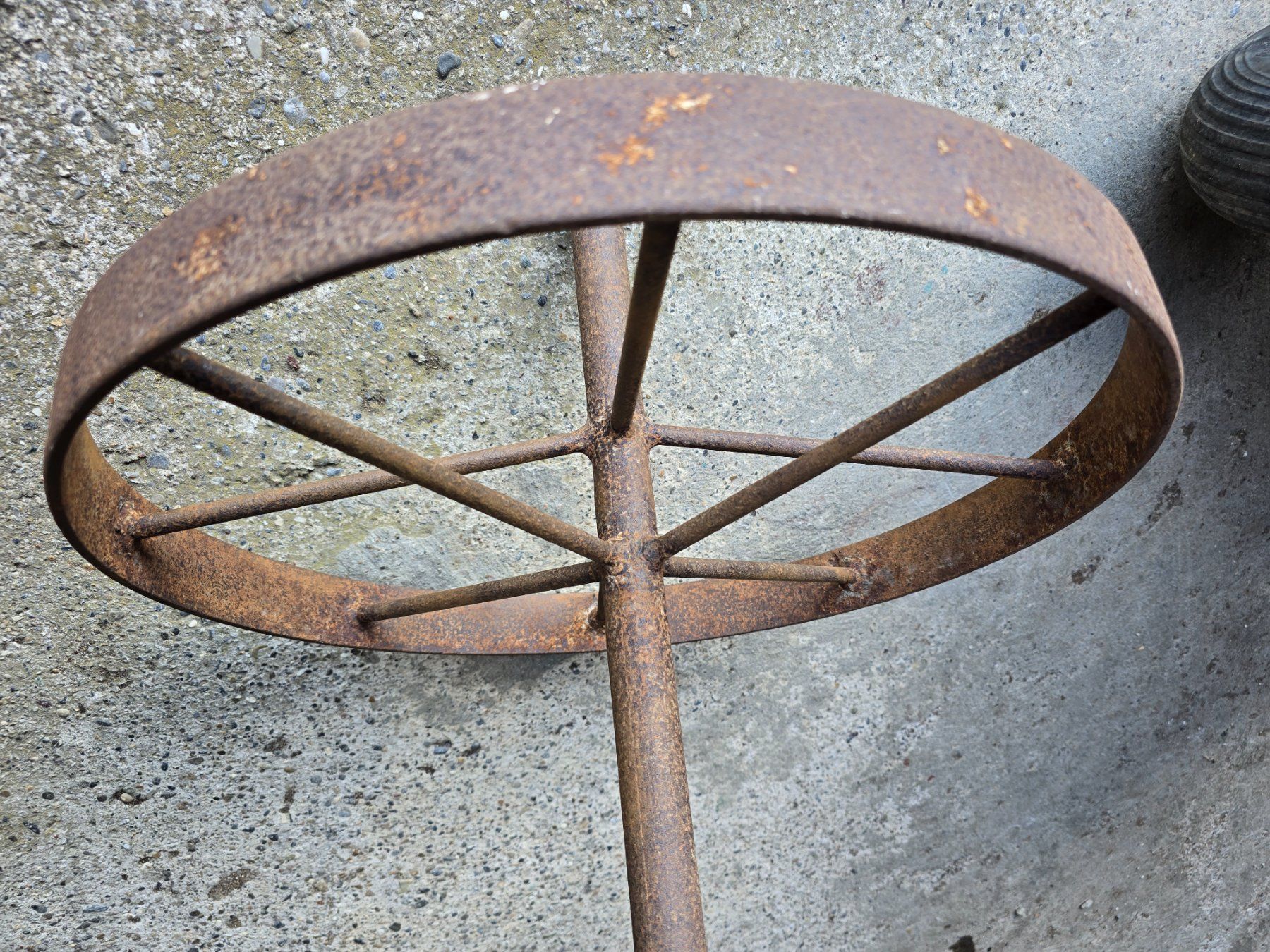 Tutte le decorazioni: Rad Eisen alt mit Achse 55cm Durchmesser – Usato da Agasul venduto da ire_h9wl 1