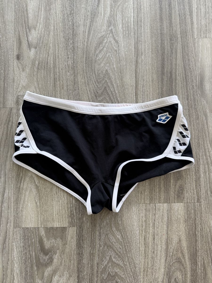 Arena Caleçons de bain: Arena Trainingsbadehose Grösse D6 – D'occasion à Tägerwilen par Bichito4
