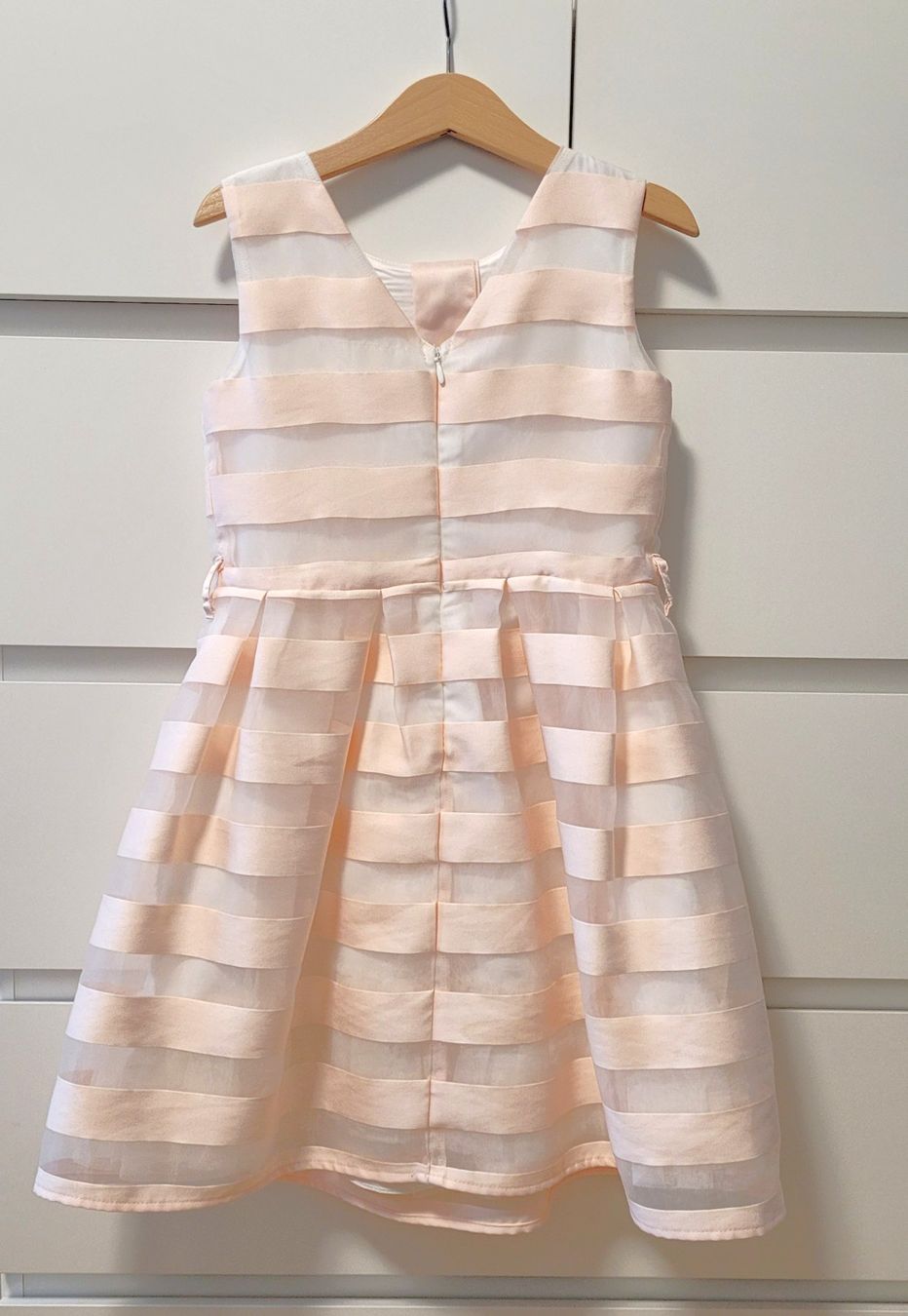 H&M Robes et jupes: HM Satin Kleid Gr. 122 – D'occasion à Untersiggenthal par Eulea 1