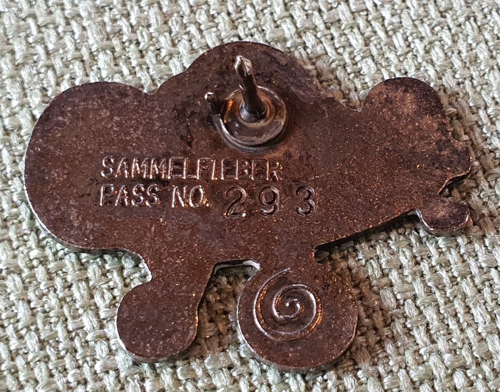 Placchette & Badge: C583 - Pin Flugzeug Sammelfiber Pass 573 – Usato da Reinach BL venduto da Boston-Verkauf 1