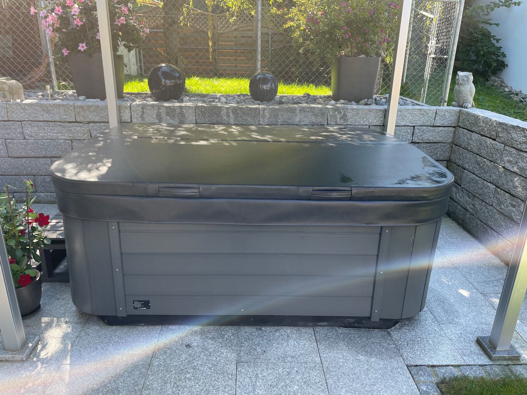 Whirlpool: Whirlpool Deluxe Spas Juno – Gebraucht aus Hittnau von  4