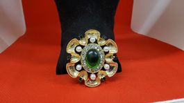 Elegante Vintage Brosche mit smaragdgrünem Stein & Perlen
