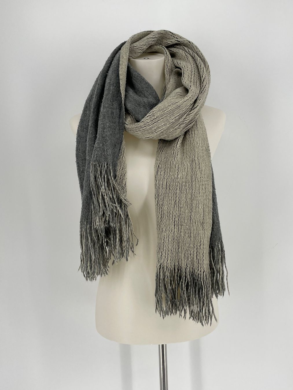 Foulards, Tücher & Schals: Schal – Gebraucht aus Auenstein von moin.