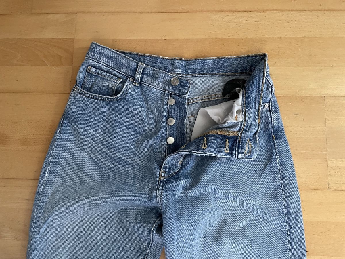 Jeans: Jeans Never Denim Gr. M – Gebraucht aus Münchenstein von Kapris 1
