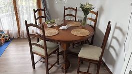 Table ronde en bois massif 