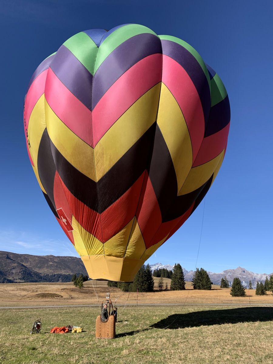 Sport dell'aria & Aquiloni: Ballon complete with basket and burner, needs maintenance – Usato da Lenzerheide/Lai venduto da Lycoming-O 3
