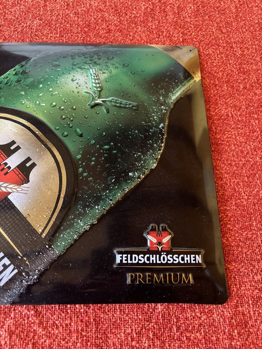 Tutte le decorazioni: Plaque publicitaire Feldsschlösschen Premium – Usato da Les Brenets venduto da moe_ym8r 2