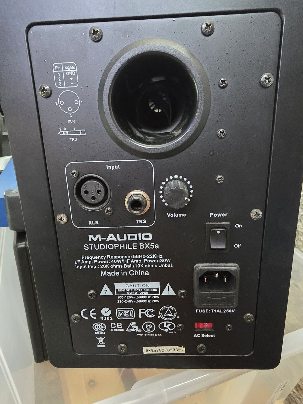 Technics Console di mixaggio: DJ Equipment: Technics Mixer, M-Audio Speaker, Samson – Usato da Niedergösgen venduto da TuTGuT 4