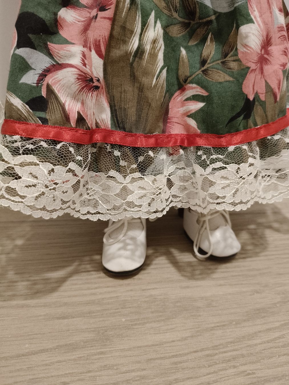Bambole: Poupée porcelaine – Nuovo (secondo la descrizione) da Monthey venduto da lesaffairesdecamille 5