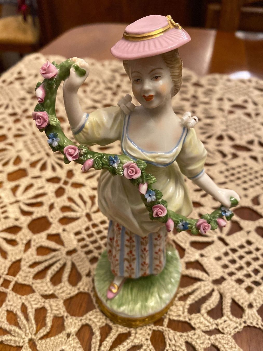 Statuette: Porzellan Figur Signier – Usato da Mehlsecken venduto da Reymau 1