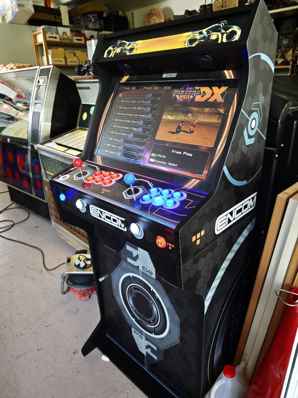 Machines à sous: Pandora's Box DX Arcade Machine gebraucht.  – D'occasion à Bettlach par Antares25 5