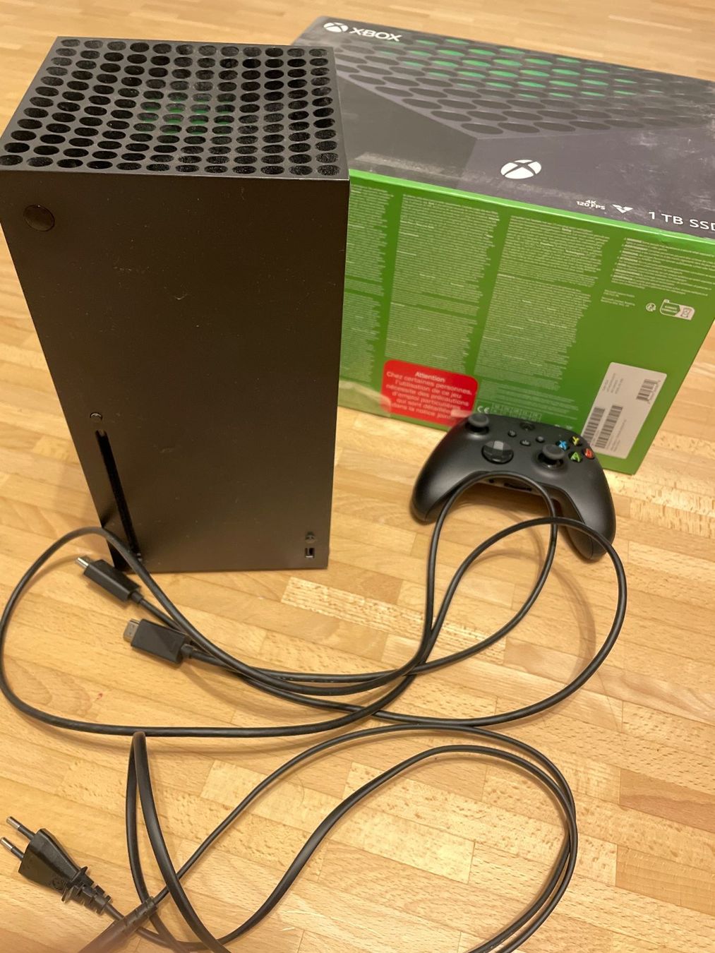 Microsoft Console: Xbox Series X 1TB Konsole mit Controller und Kabeln – Usato da Wallisellen venduto da LJW