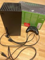 Xbox Series X 1TB Konsole mit Controller und Kabeln