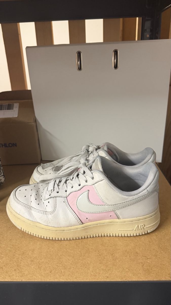 Damenschuhe: Nike Air Force 1 – Gebraucht aus Seuzach von aes_xj6f 1
