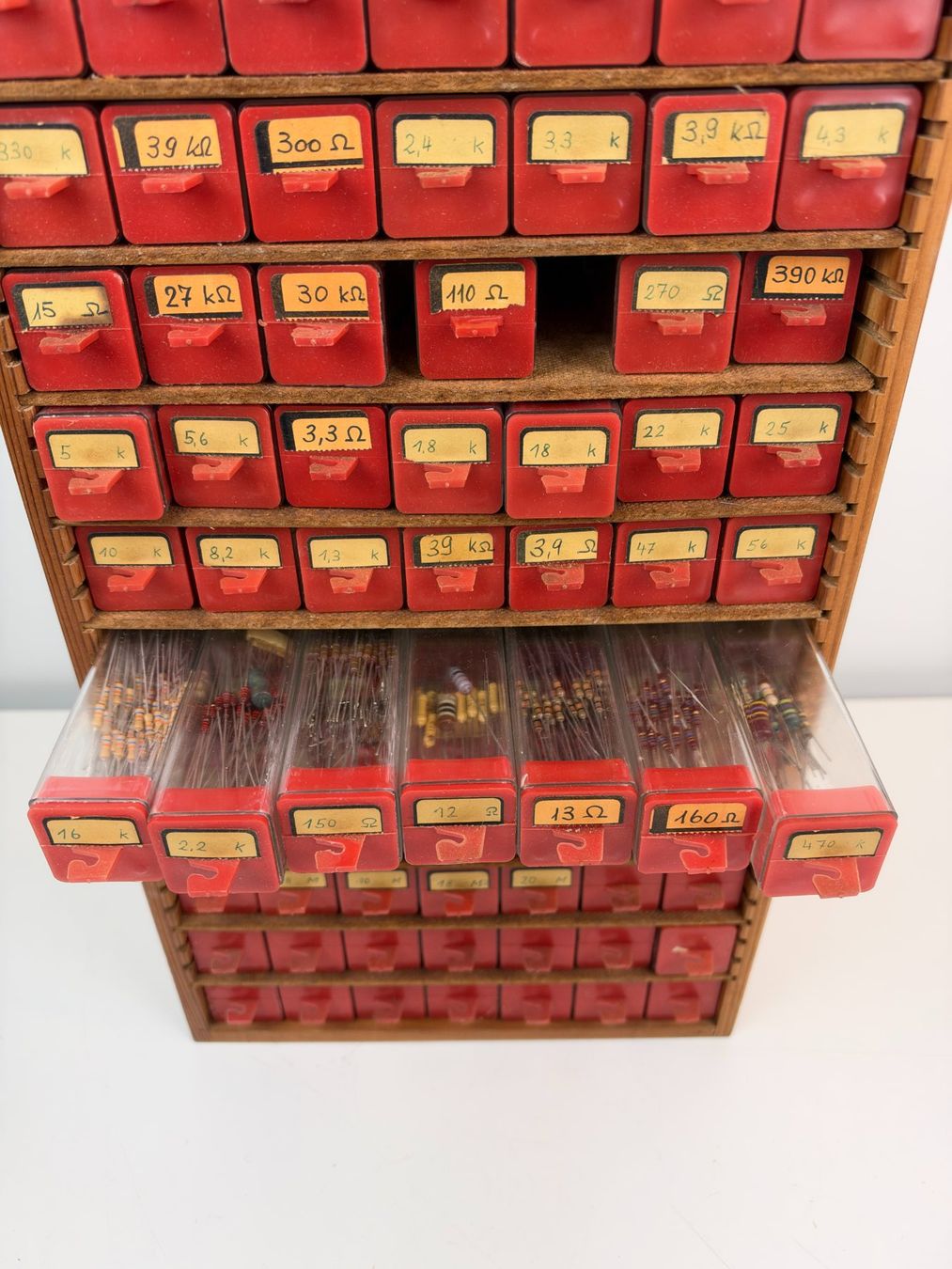 Componenti elettronici: Elektronische Widerstände – Usato da Basel venduto da IRMAundFRED 5