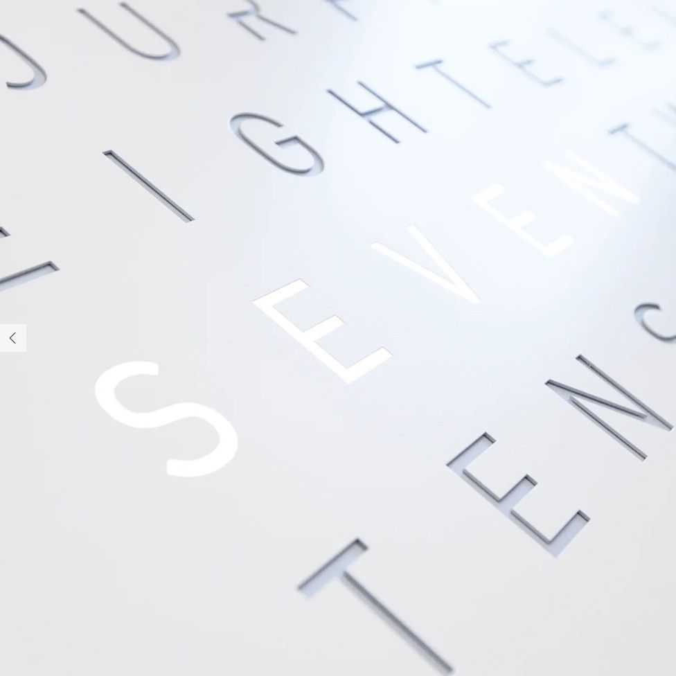 Qlocktwo Orologi: Ausstellungsstück Qlocktwo Earth 45 White Pepper – Nuovo (secondo la descrizione) da Winterthur venduto da BB___84 1