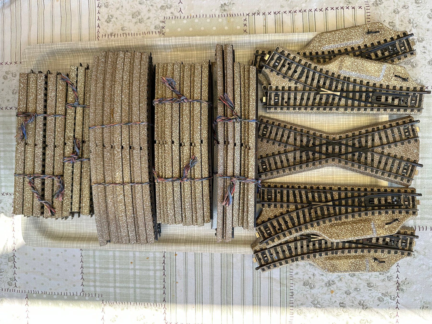 Märklin Modellini di ferrovie: Lot de 42 rails et 5 aiguillages – Usato da Ste-Croix venduto da mjmg 2