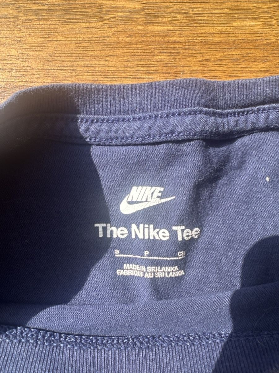Nike T-shirts: T-shirt Nike bleu Taille S – D'occasion à Cugy VD par arr_jj52 1