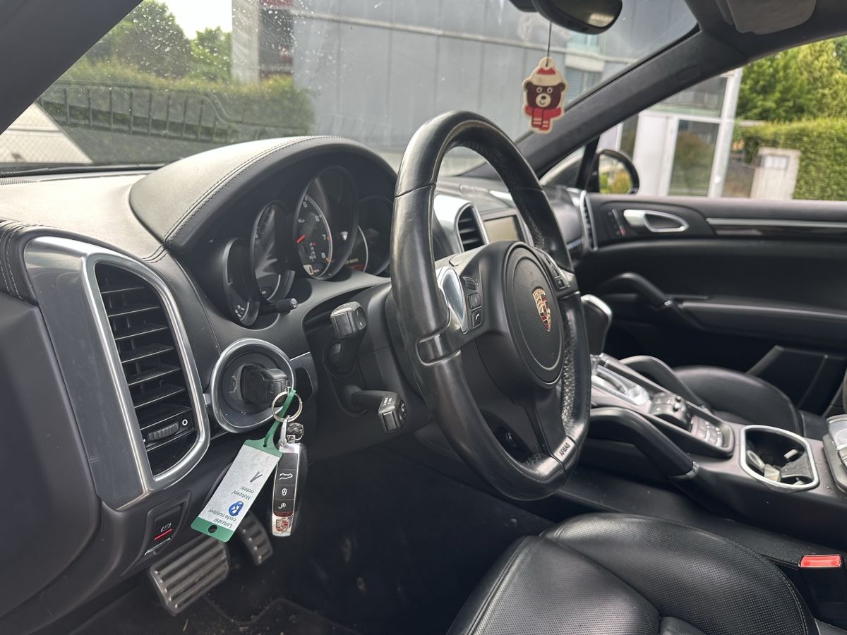 Porsche Automobili: Porsche Cayenne Turbo – Difettoso da Gals venduto da aya_p7pd 8