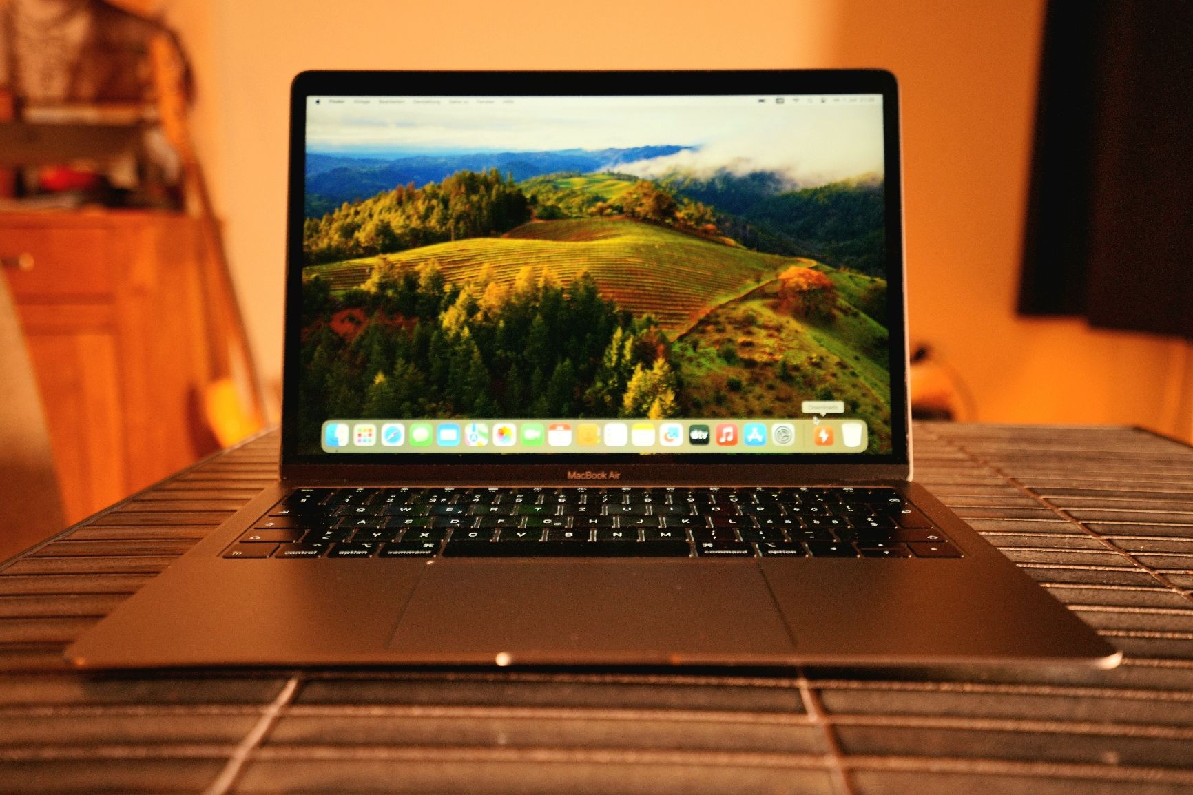 Apple Notebook: Apple MacBook Air 16 GB RAM Space Grey – Usato da Biberist venduto da Volo28 4