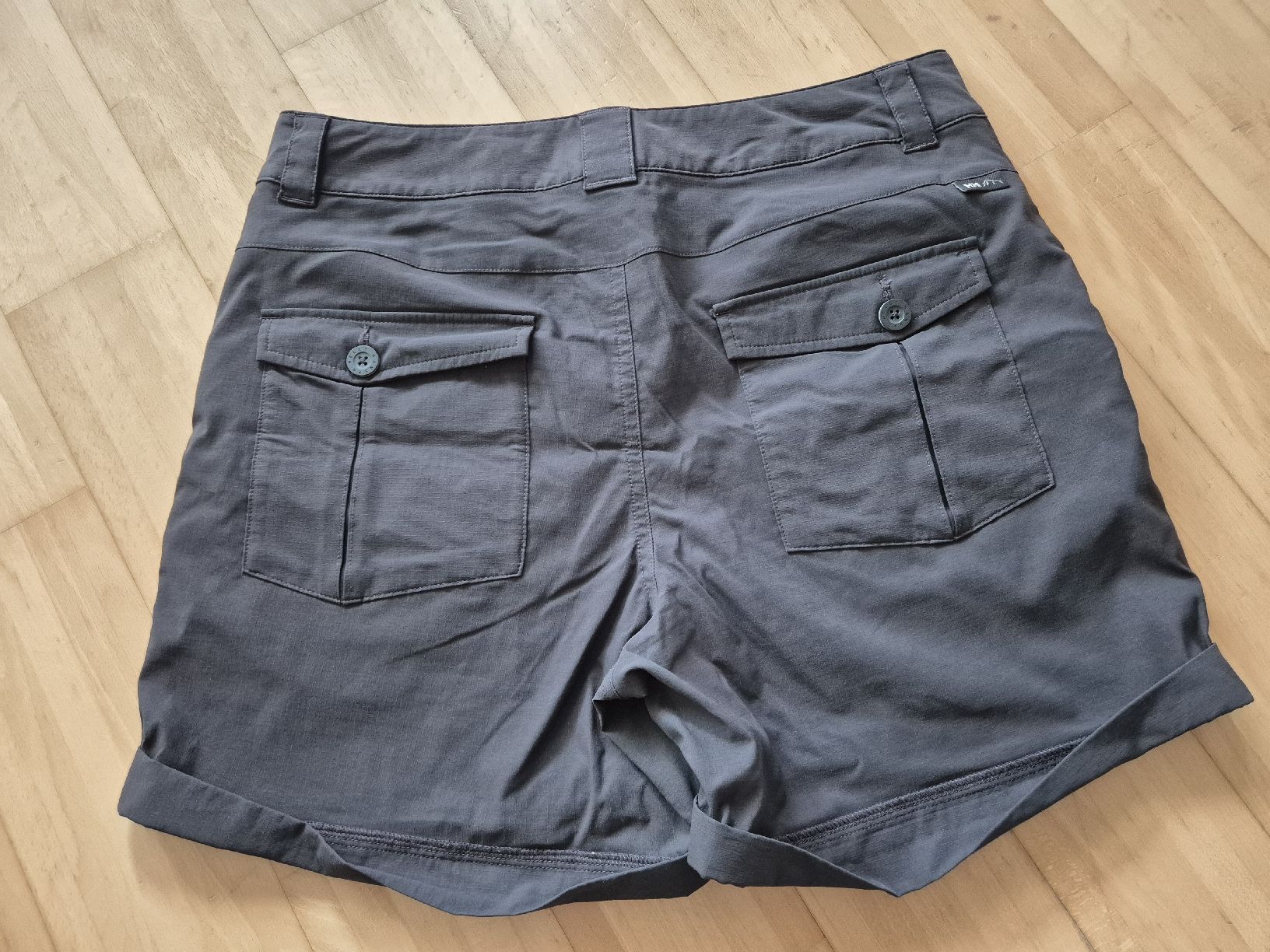 Helly Hansen Pantalons: Helly Hansen Shorts Damen Gr L – D'occasion à Oberdiessbach par Finland1977 3