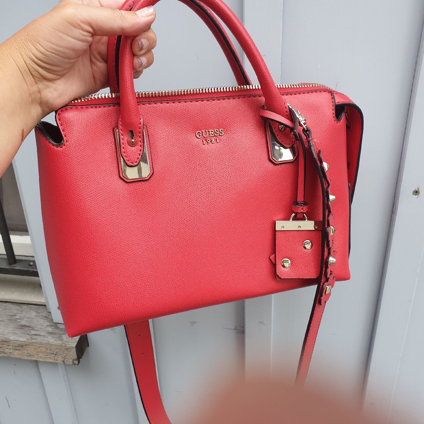 Guess Borse da donna: Wunderschöne Guess Damen Tasche – Usato da Zihlschlacht venduto da Sun25