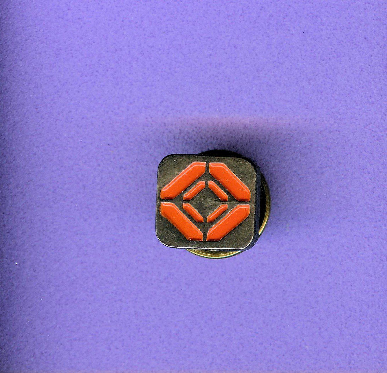 Placchette & Badge: SRG  Logo – Usato da Winterthur venduto da Sammleroase