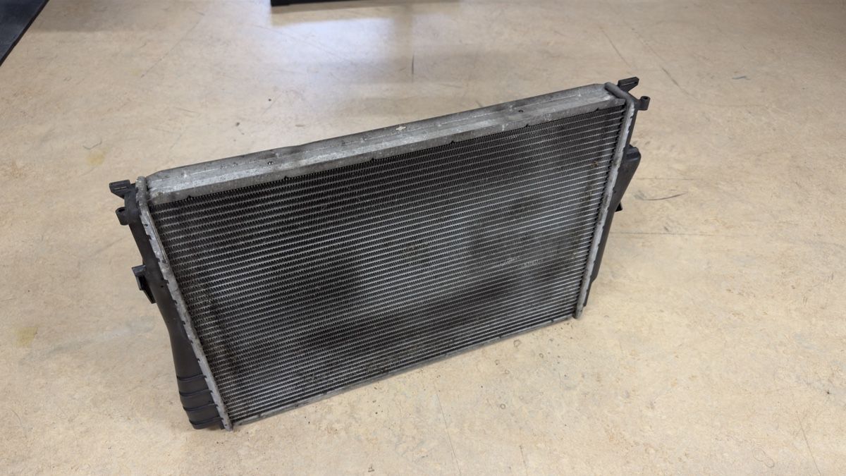 BMW Tutti pezzi di ricambio auto: BMW e46 M3 Kühler und Lüfter original – Usato da Windlach venduto da Kelebra 2
