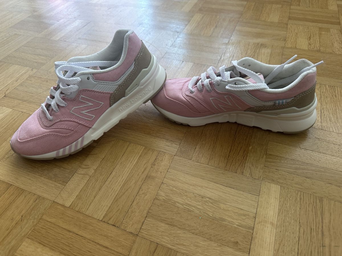 New Balance Scarpe da donna: New Balance 997H, rose, 36 – Nuovo e nell'imballaggio originale da Neuchatel venduto da feta_ze
